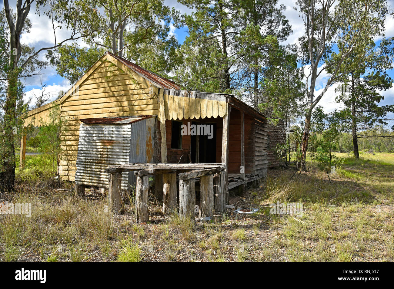 derelict abandoned cottage outside Miles in southern queensland in australia Stock Photo
