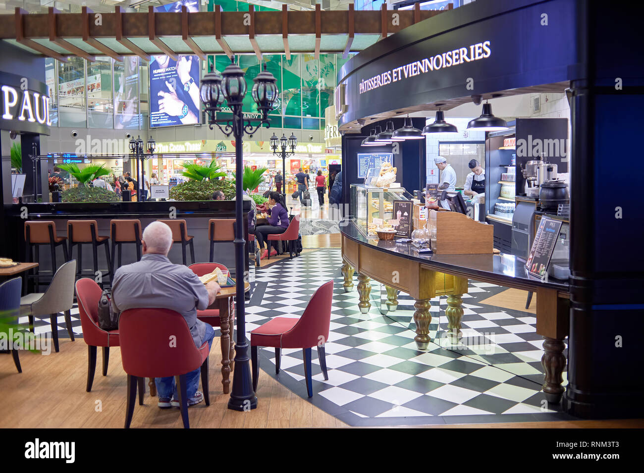 SINGAPORE CIRCA NOVEMBER, 2015 Paul Singapore Changi Airport. Paul