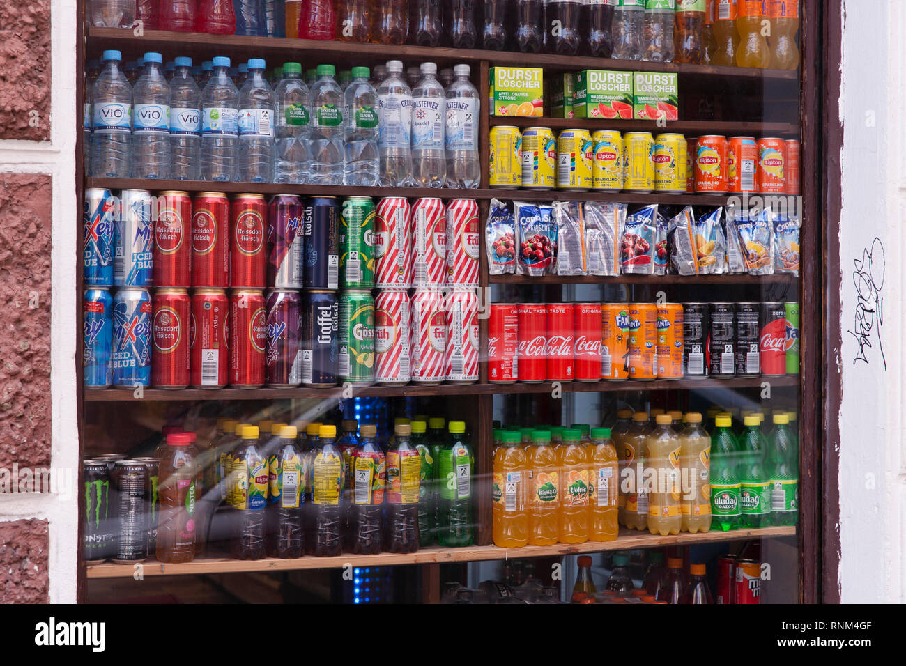 https://c8.alamy.com/comp/RNM4GF/kiosk-in-the-district-severinsviertel-in-the-southern-part-of-the-town-beverages-cologne-germany-getraenke-shop-kiosk-im-severinsviertel-in-der-RNM4GF.jpg