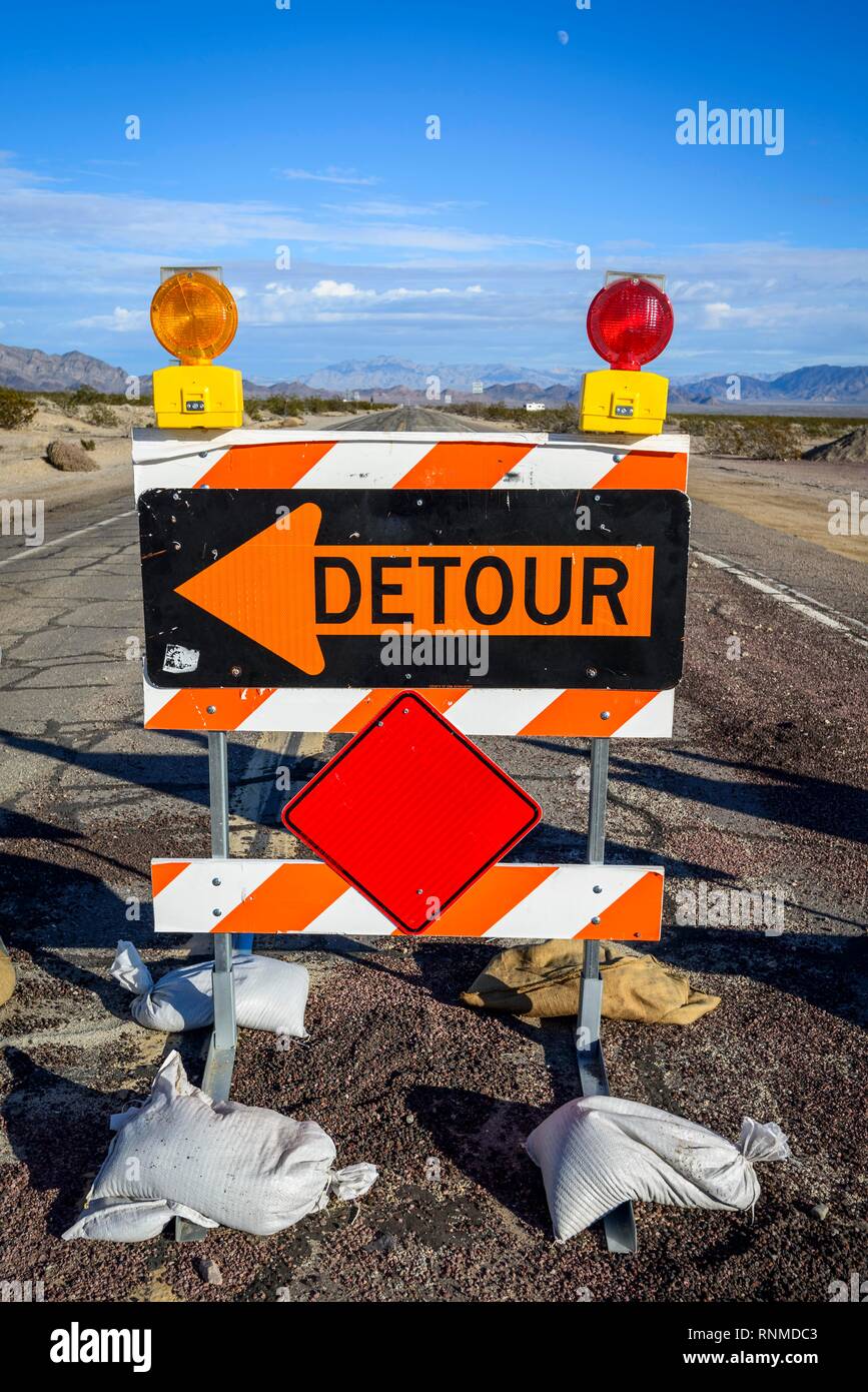 Road sign, Detour, roadblock with detour, Historic Route 66, Ludlow, California, USA Stock Photo