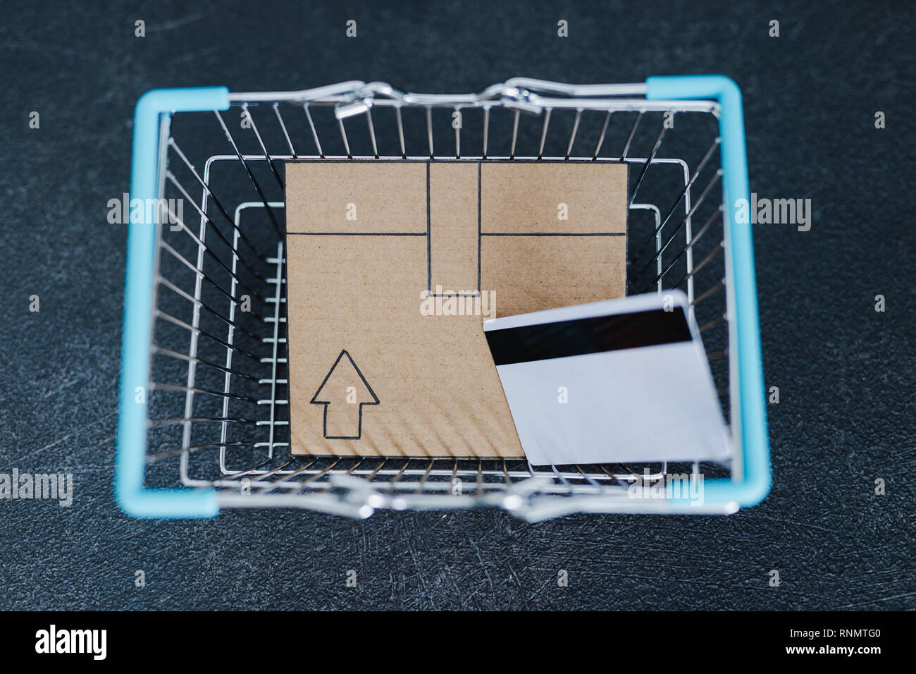 Payment tracking hi-res stock photography and images - Alamy
