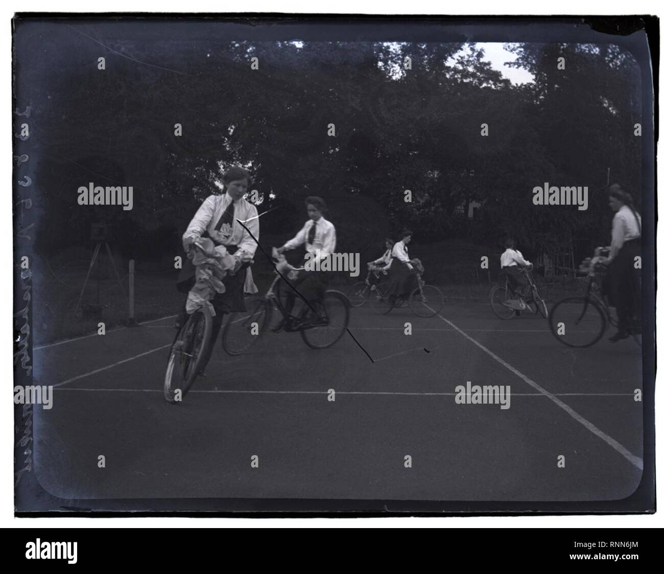 Carshalton Convent (St Philomena's School), 8 Jul 1907 (16555649546 Stock Photo Alamy