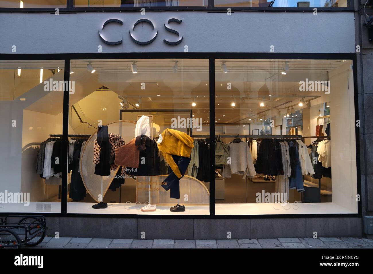 STOCKHOLM, SWEDEN - AUGUST 22, 2018: Cos fashion store in Stockholm,  Sweden. The brand Cos belongs to H&M fashion company Stock Photo - Alamy