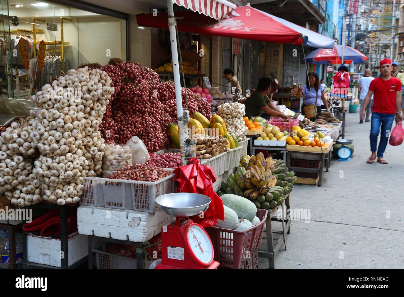 MANILA, PHILIPPINES - NOVEMBER 25, 2017: People visit Chinatown food