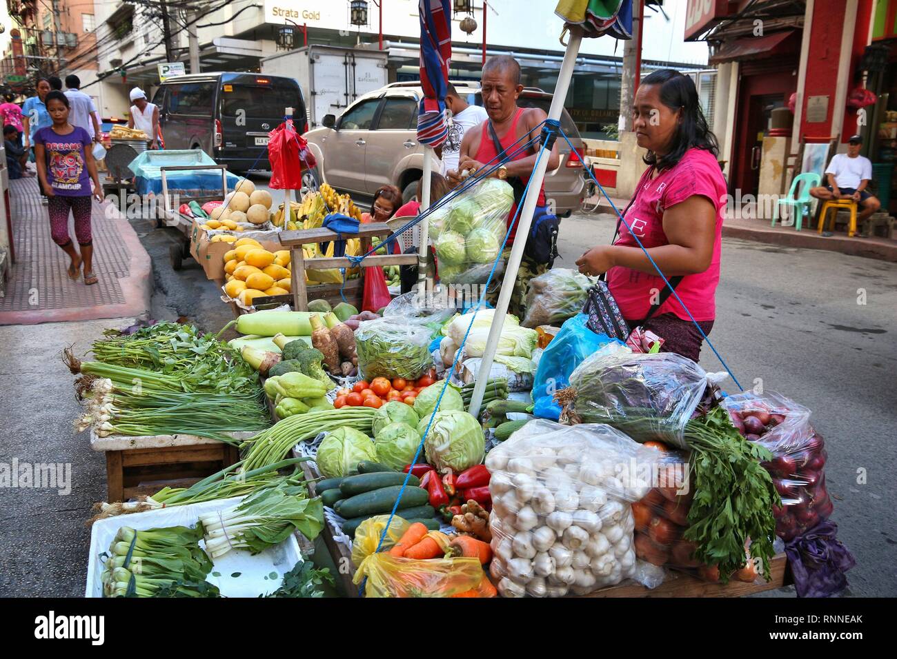 MANILA, PHILIPPINES - NOVEMBER 25, 2017: People visit Chinatown food