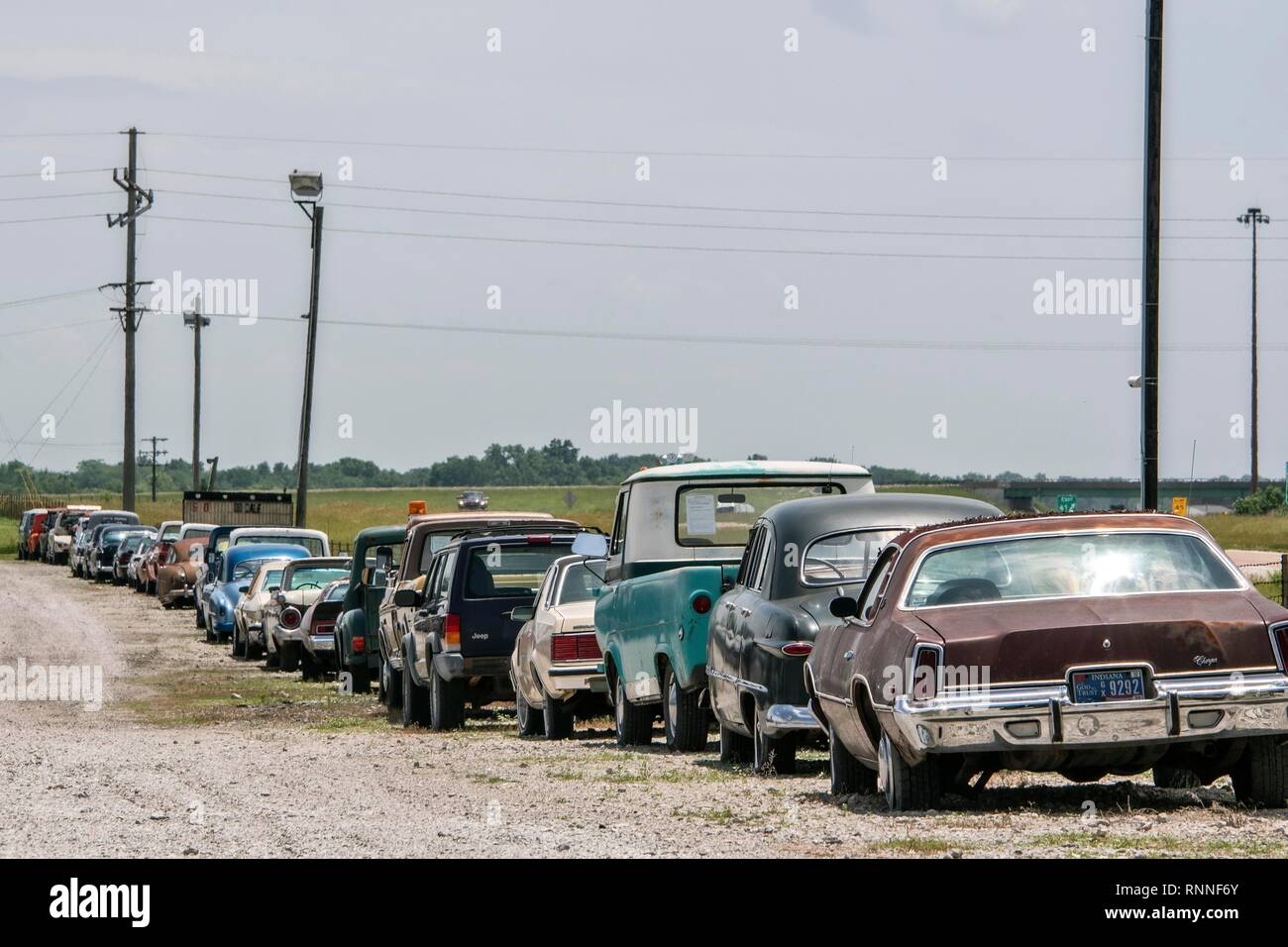 Various American classic cars, car dealers Country Classic Cars LLC on Route 66, Staunton, Illinois, USA Stock Photo