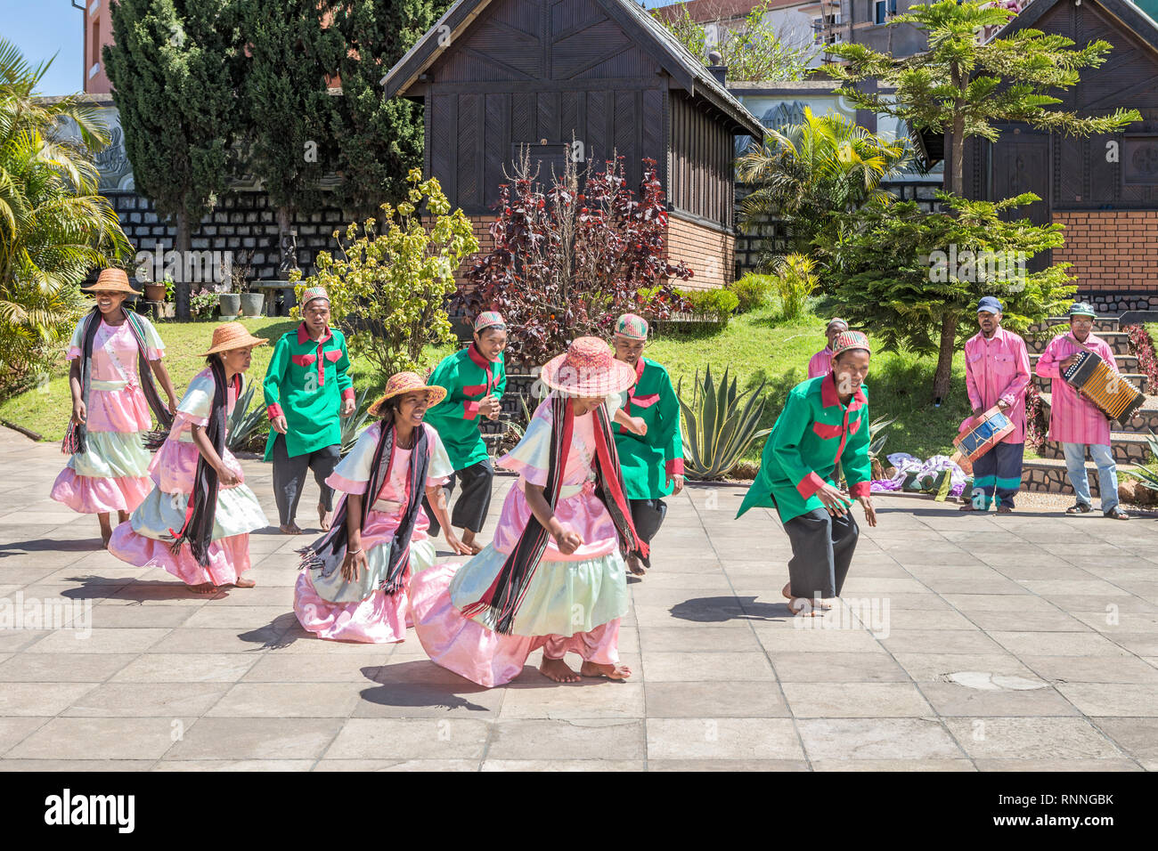 Madagascar Rituals Traditional costume from madagascar hi-res stock photography and images ...