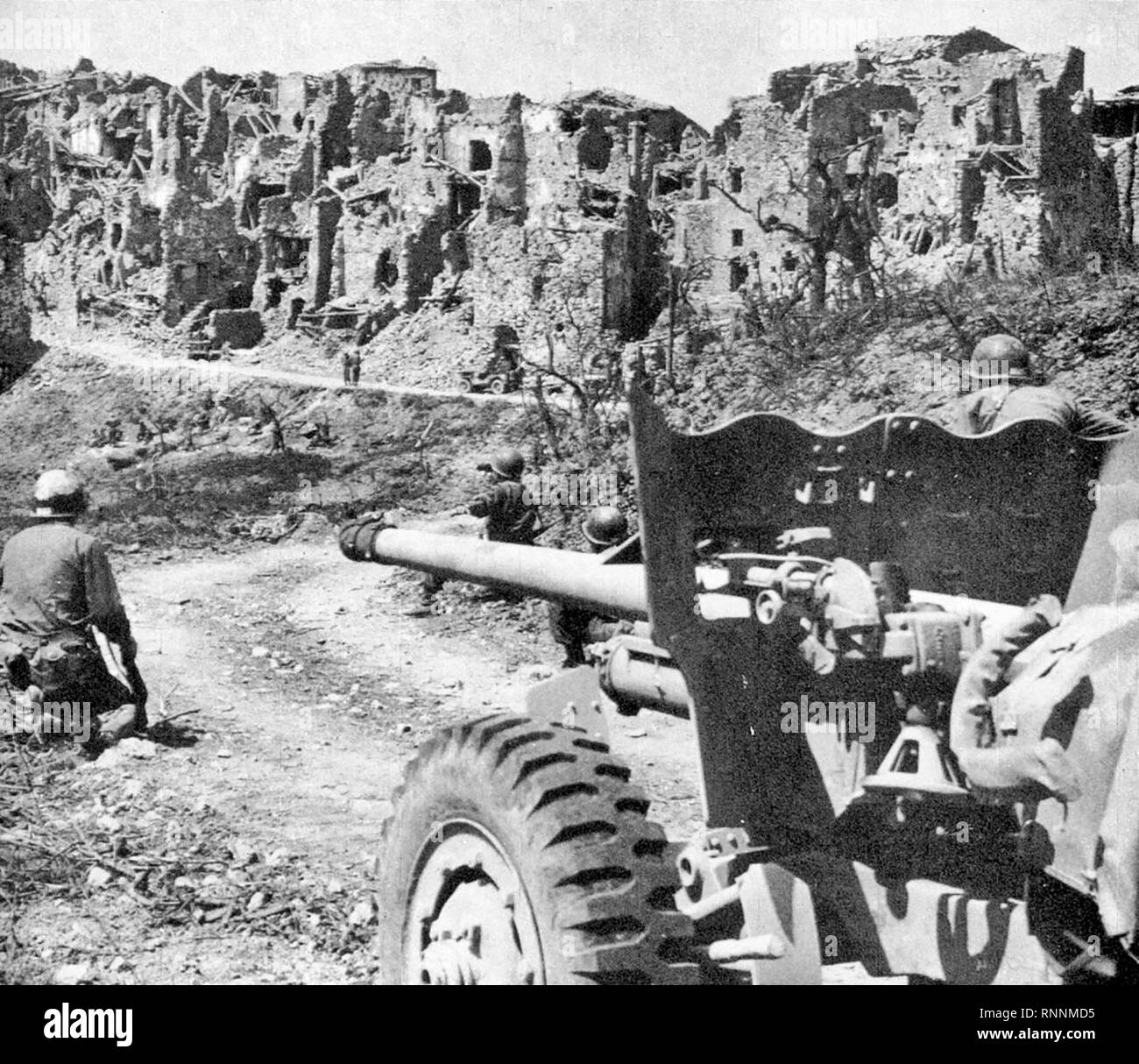 American soldiers fighting near Monte Cassino, Italy, 1944 Stock Photo