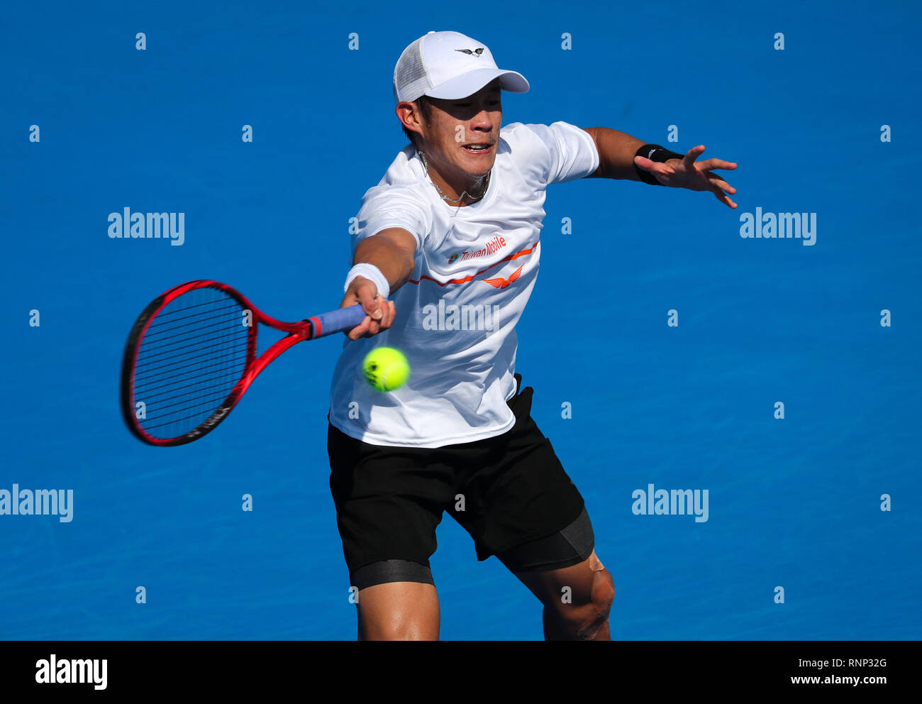 Delray Beach, Florida, USA. 19th Feb, 2019. Jason Jung, of Taipei, plays a  forehand against Steve Johnson, of the United States, during the first  round of the 2019 Delray Beach Open ATP