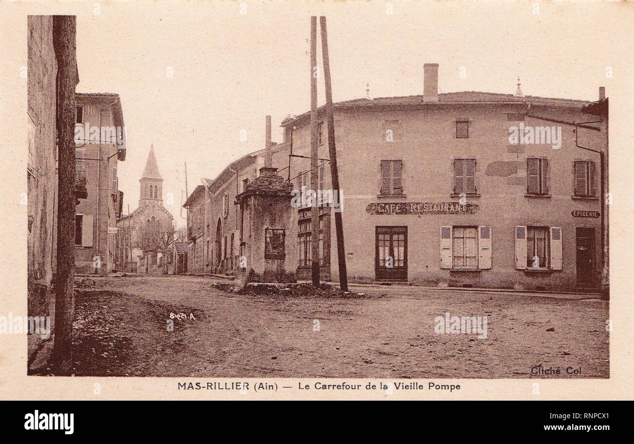 Carte Postale Place De La Pompe Du Mas Rillier Miribel Ain Stock Photo Alamy