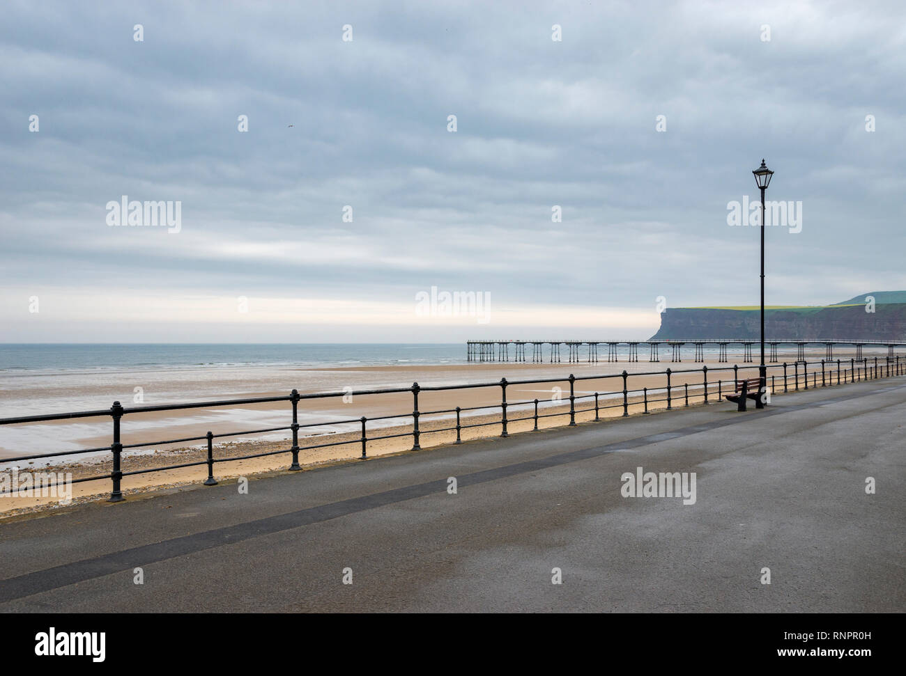 Seaside railings promenade hi-res stock photography and images - Alamy