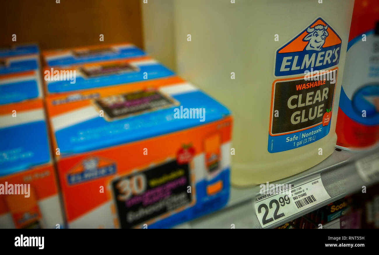 Elmer's clear washable glue 1 gallon for Sale in Homestead, FL