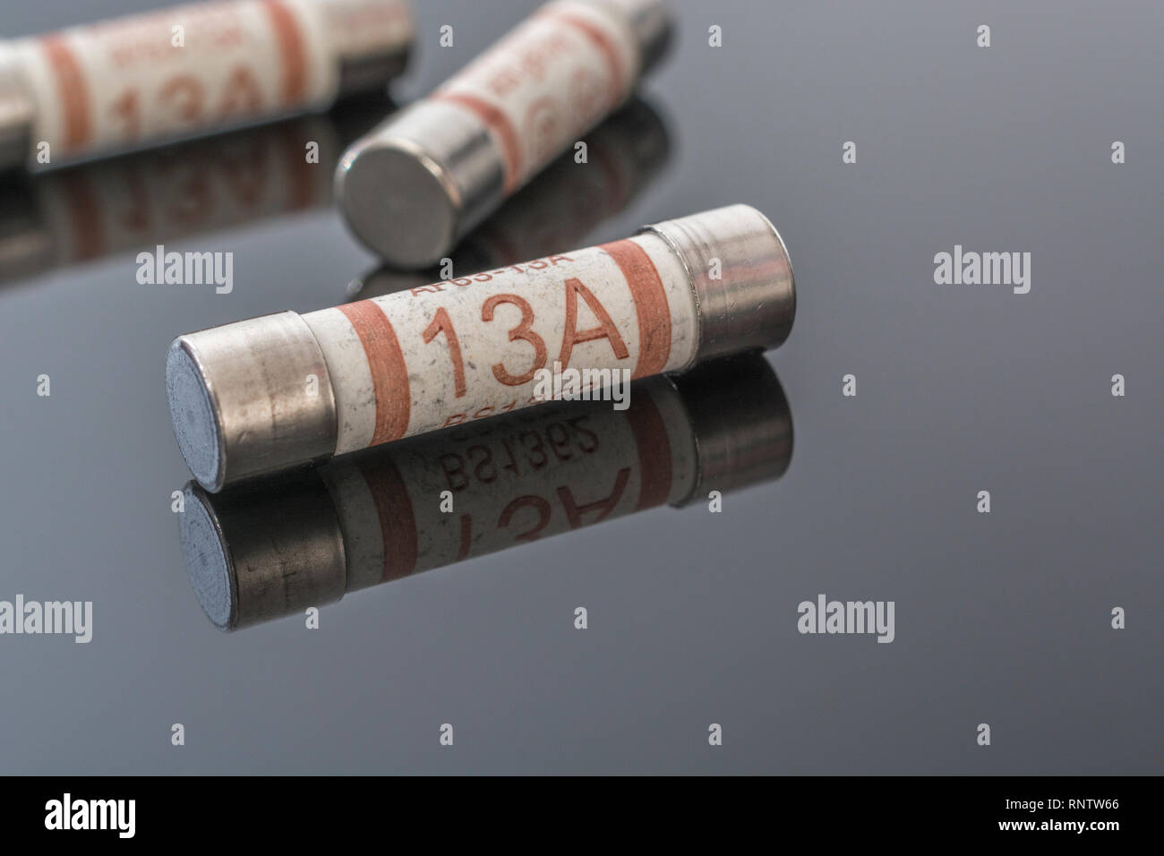 Domestic appliance electrical 13 Amp fuses (Ceramic Cartridge type) on