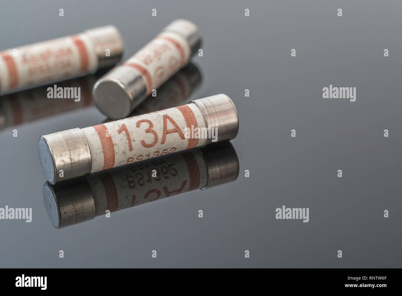 Domestic appliance electrical 13 Amp fuses (Ceramic Cartridge type) on