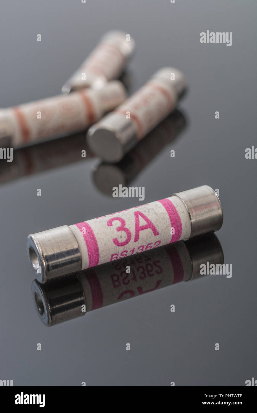 Domestic appliance electrical 3 Amp fuses (Ceramic Cartridge type) on