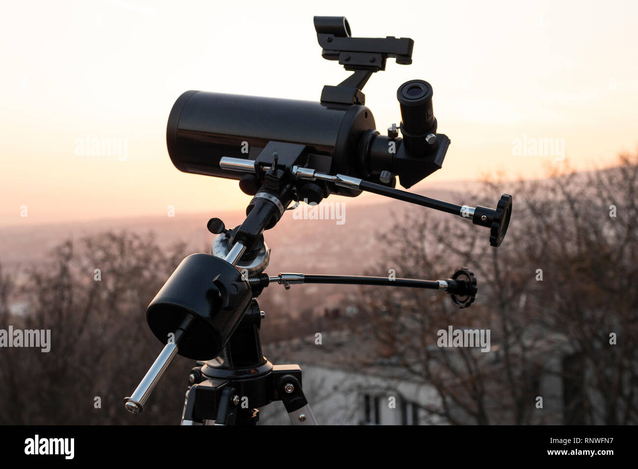 Newtonian telescope hires stock photography and images Alamy
