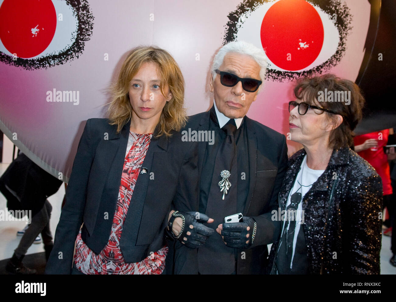 An Ode to Fashion: A Brief History of Karl Lagerfeld - Mom Blog