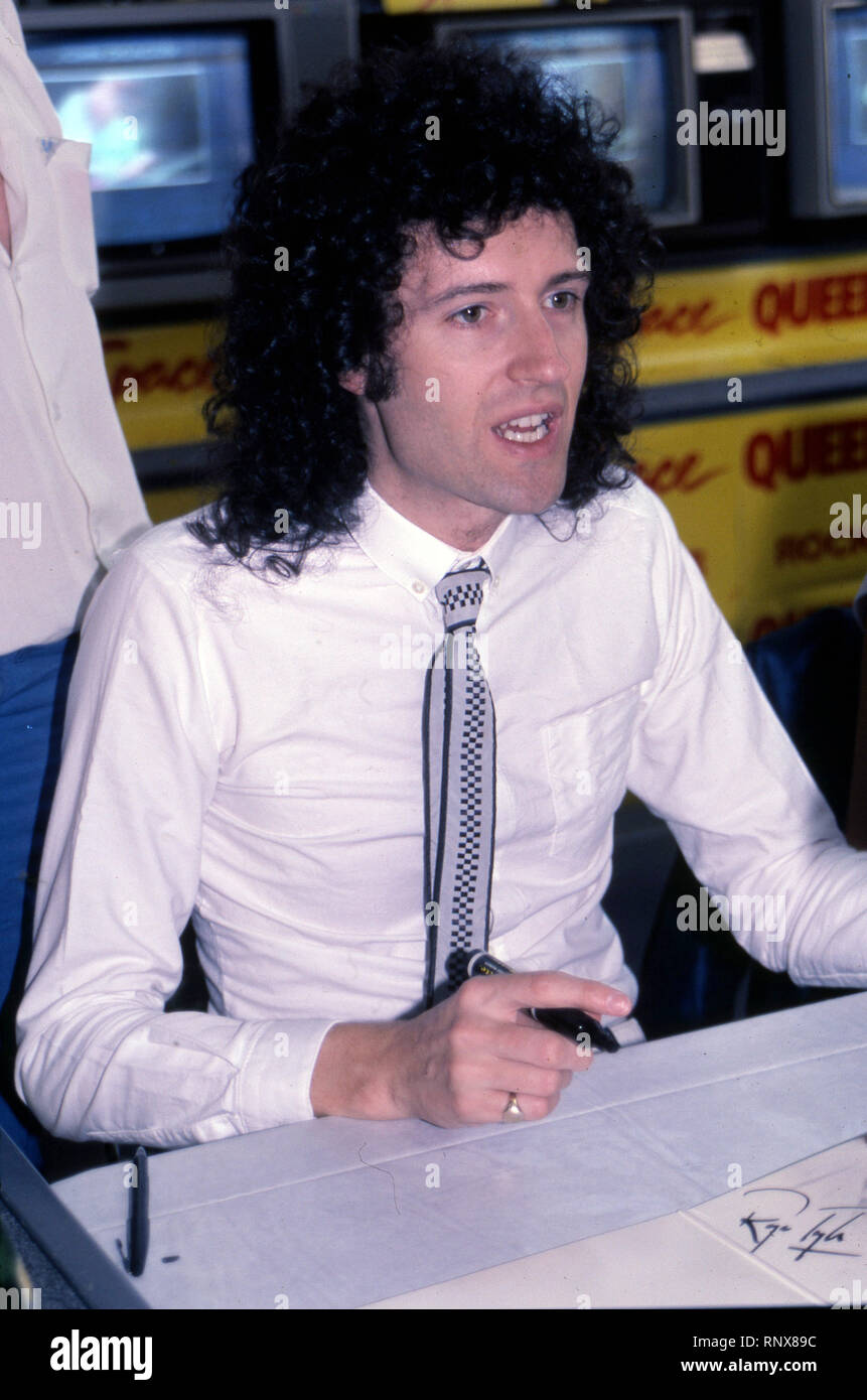 brian may nike cortez