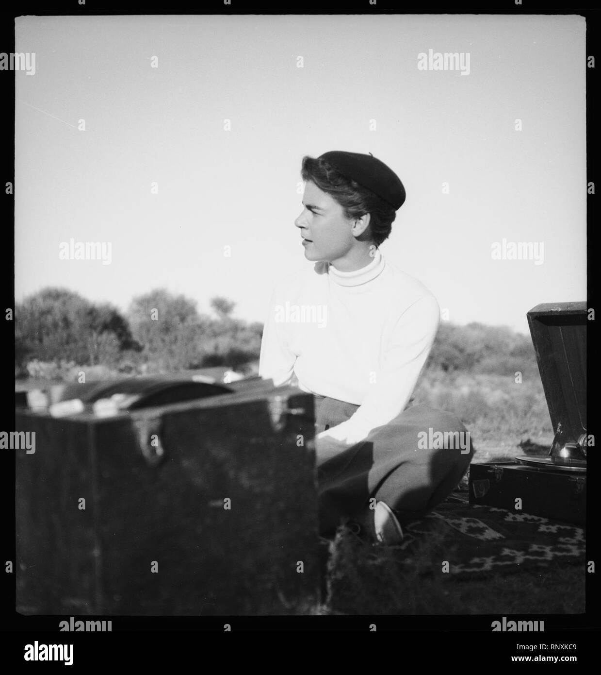 Ch Nb Persien Barbara Hamilton Wright Annemarie Schwarzenbach Sla Schwarzenbach A 5 07 008 Stock Photo Alamy