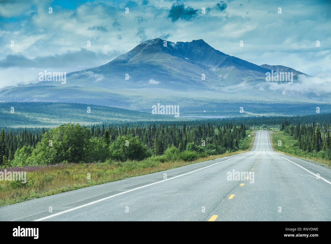 Gunsight Mountain, Glenn Highway, Alaska, USA Stock Photo Alamy