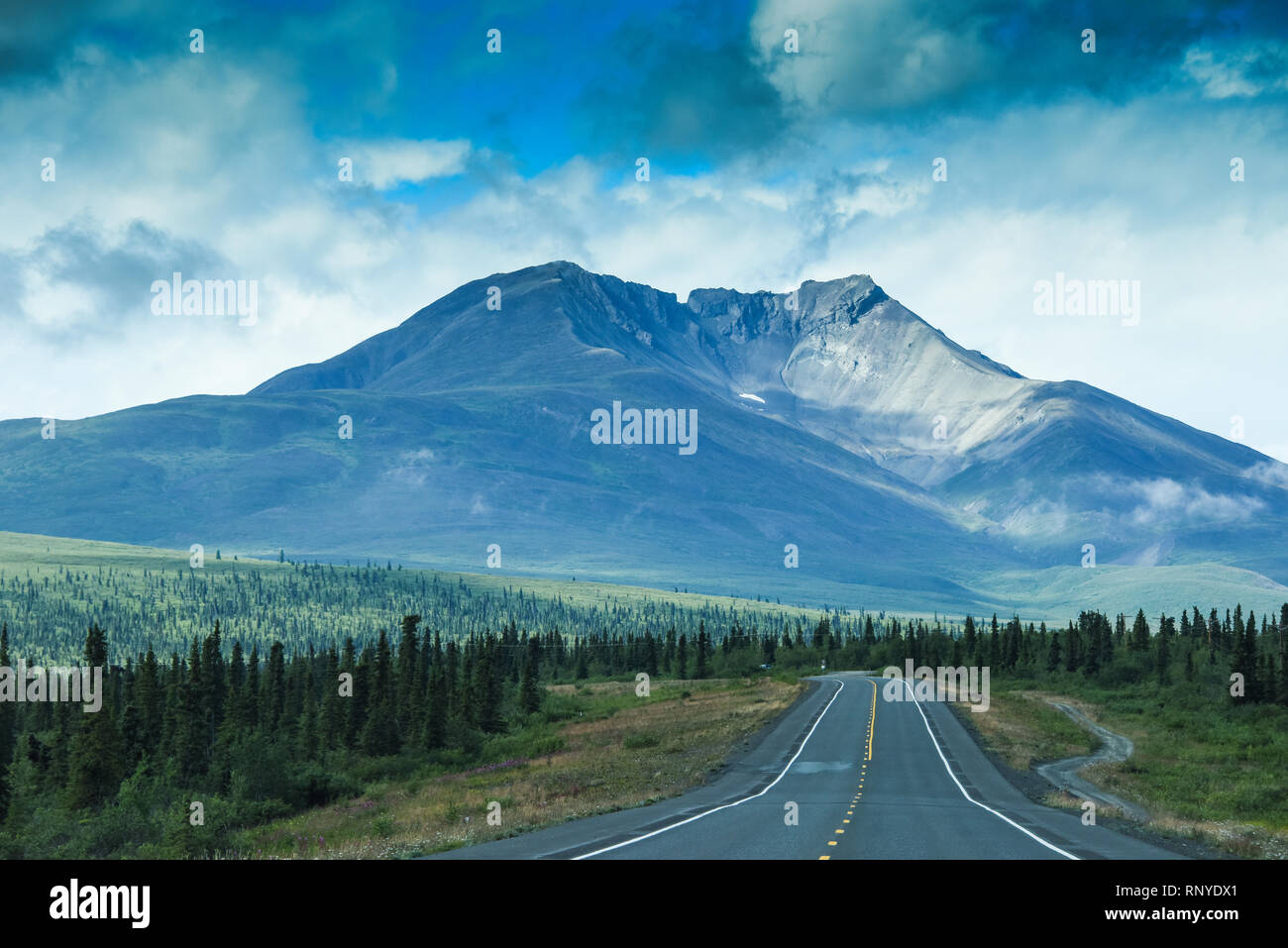 Gunsight Mountain, Glenn Highway, Alaska, USA Stock Photo