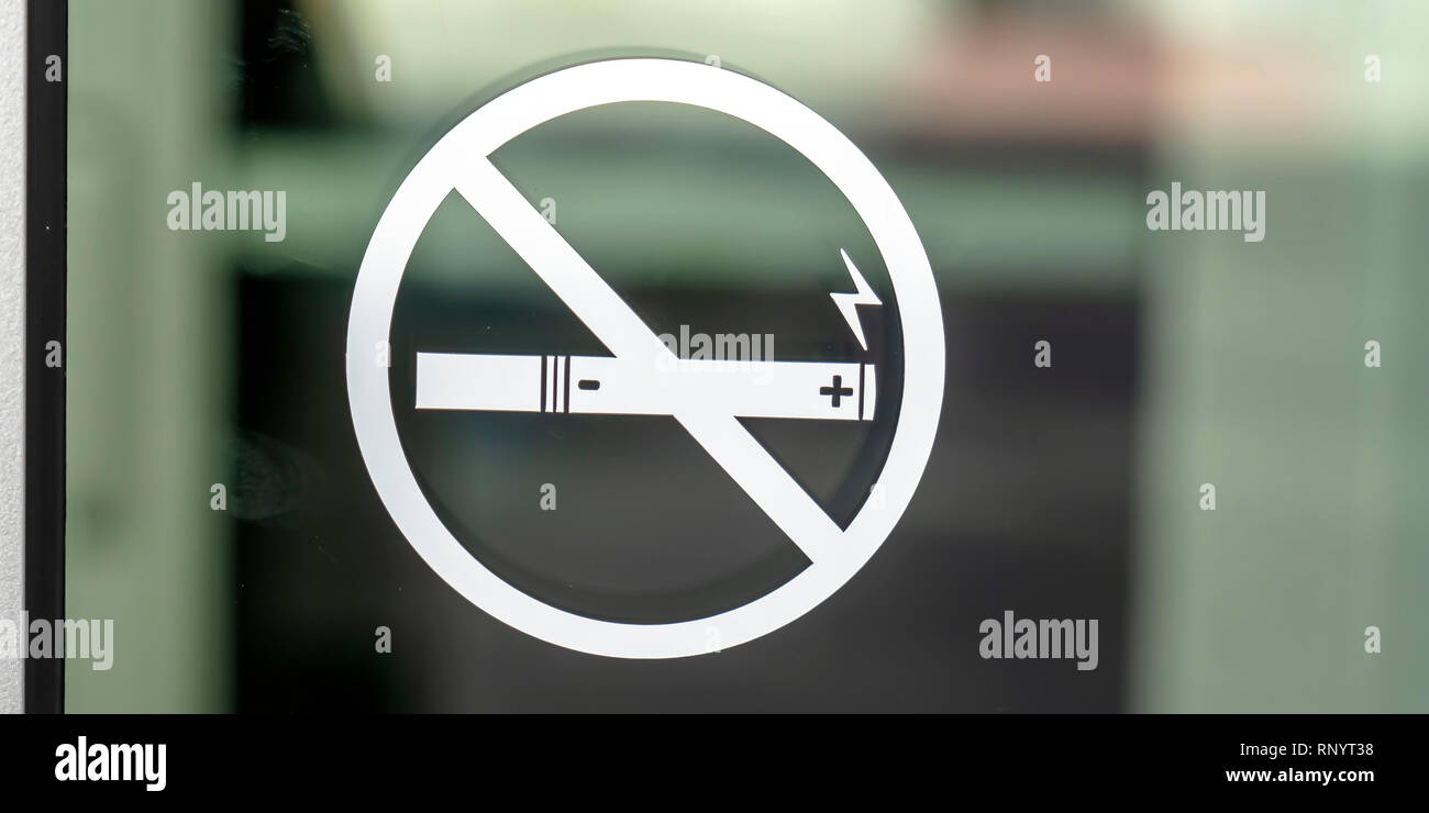 why do celebrities smoke cigarettes Celebrities are smoking again: 'Things are grungier, edgier, sleazier' | Smoking why do celebrities smoke cigarettes Celebrities are smoking again: 'Things are grungier, edgier, sleazier' | Smoking