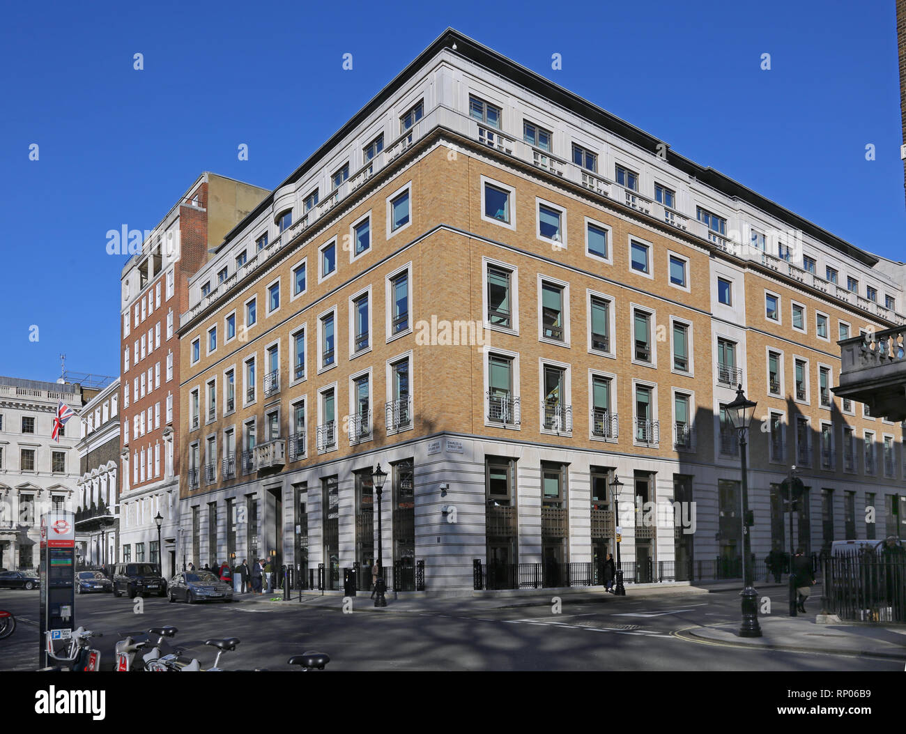 Bp mayfair hires stock photography and images Alamy
