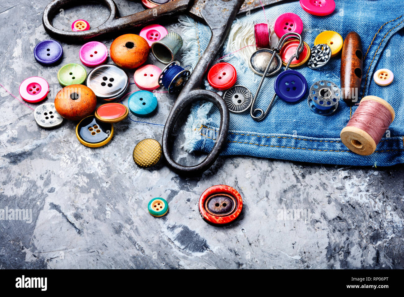 sewing accessories buttons
