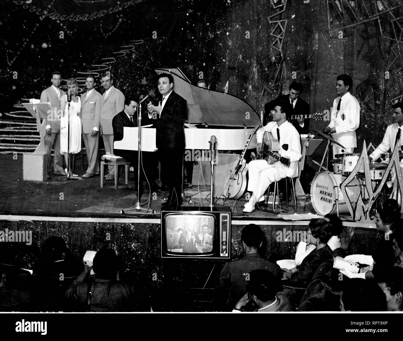 claudio villa, festival di napoli, 1960 Stock Photo Alamy