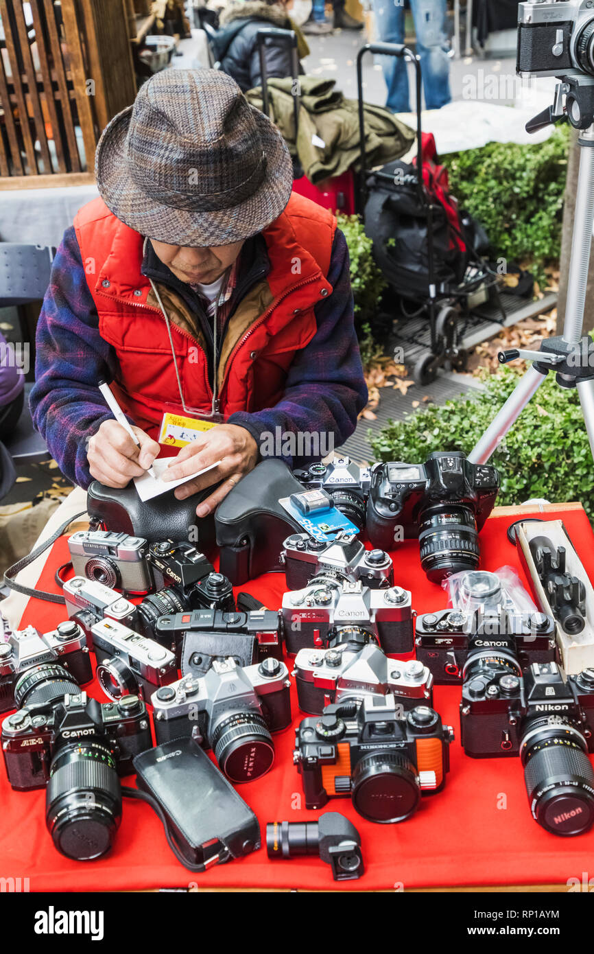 Vintage japanese cameras hi-res stock photography and images - Alamy