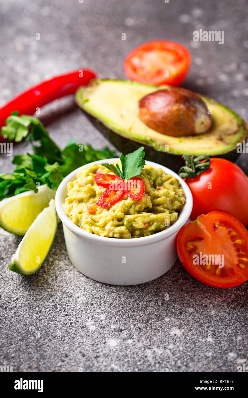 Traditional Mexican avocado sauce guacamole Stock Photo Alamy