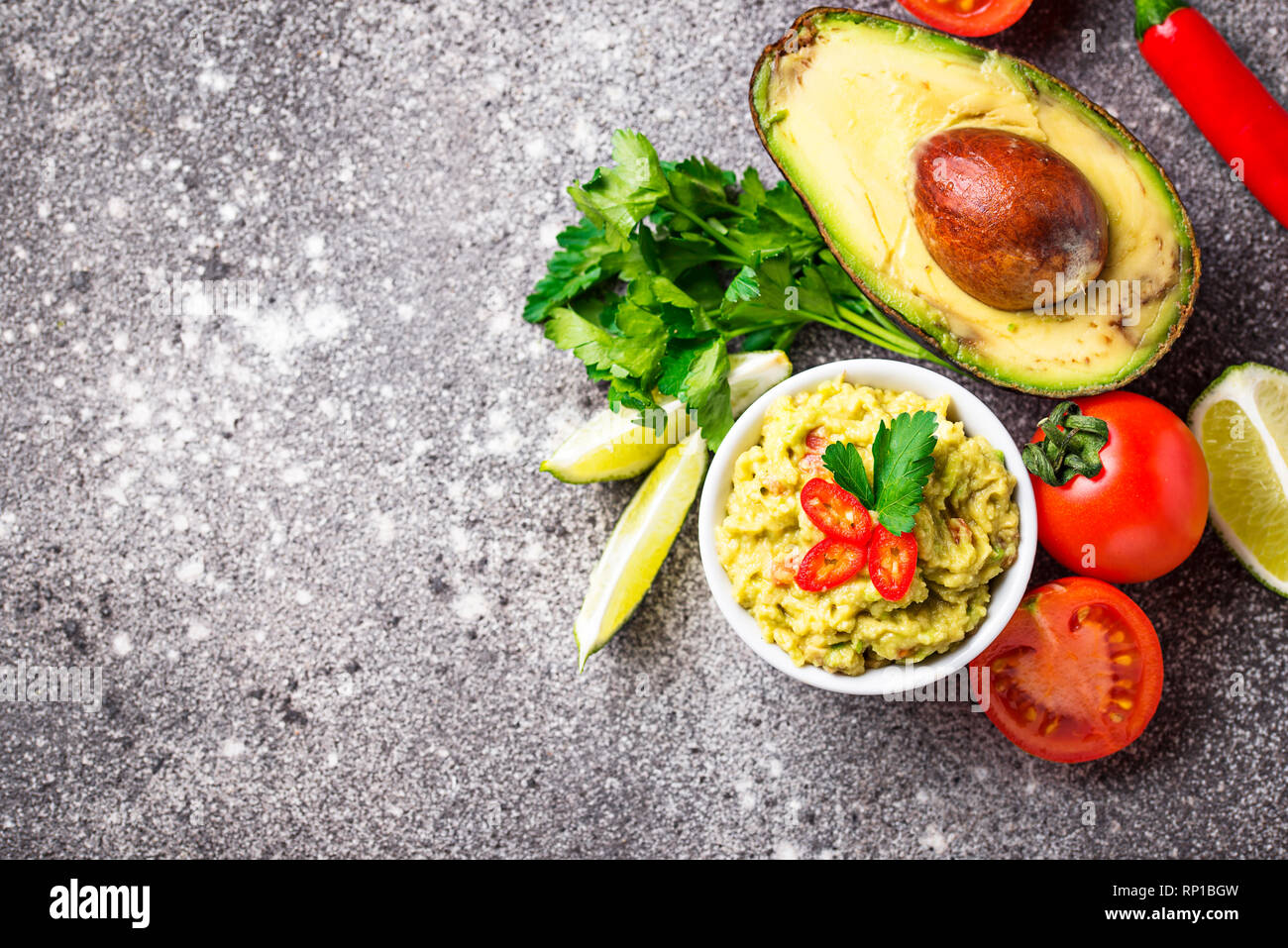 Traditional Mexican avocado sauce guacamole Stock Photo Alamy