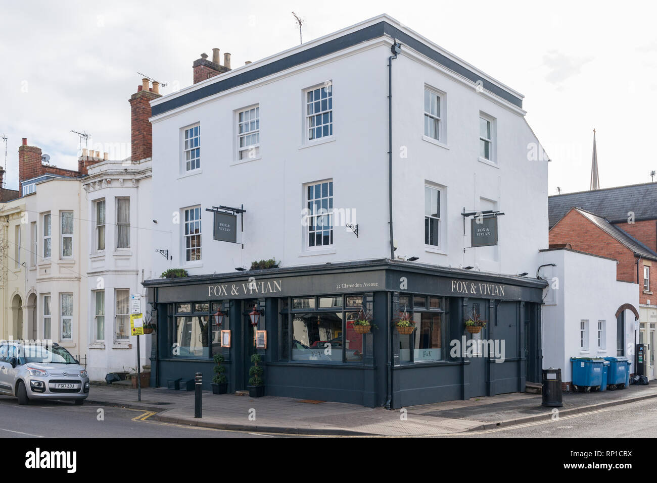 The Fox and Vivian pub in Clarendon Avenue, Leamington Spa, Warwickshire  Stock Photo - Alamy