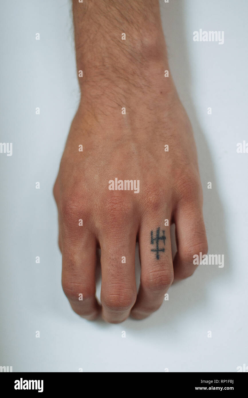 Details 73+ finger pad tattoo best vova.edu.vn