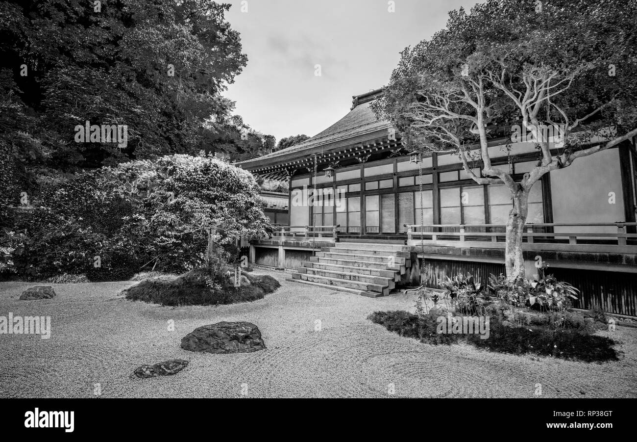 Traditional Japanese house in Kamakura Stock Photo Alamy