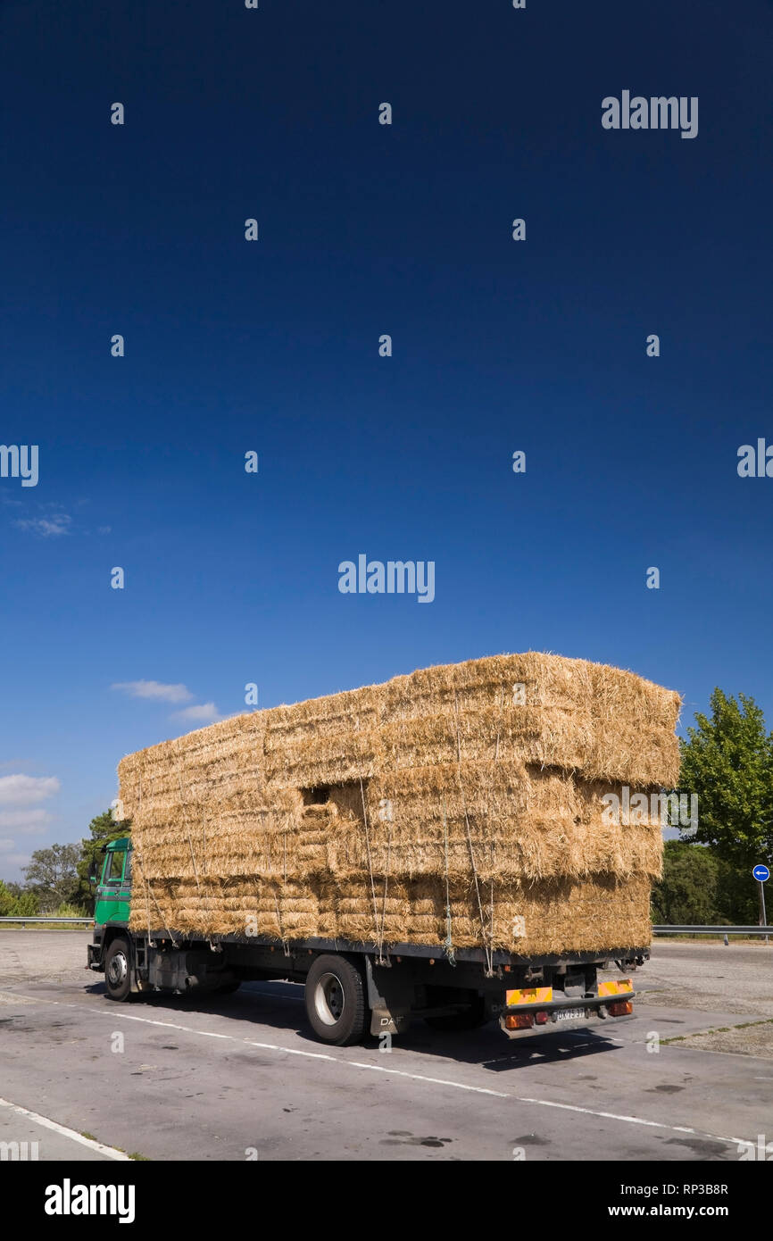 Truck load of hay hi-res stock photography and images - Alamy