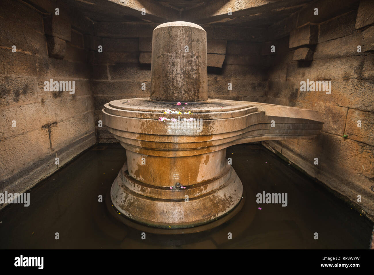 badavilinga temple in india hampi karnakata Stock Photo - Alamy