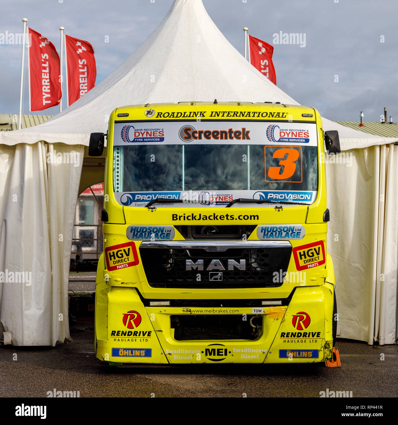 Steve Powell's MAN TGS, Division 2, championship race truck in the ...