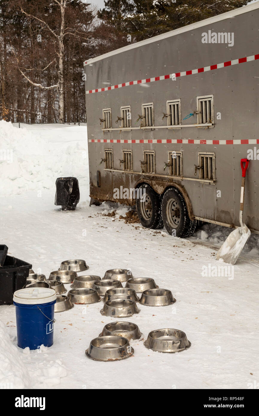 Grand Marais, Michigan - Food bowls are readied for a dogsled team at the halfway point of the UP 200, an annual 238-mile race from Marquette, Michiga Stock Photo