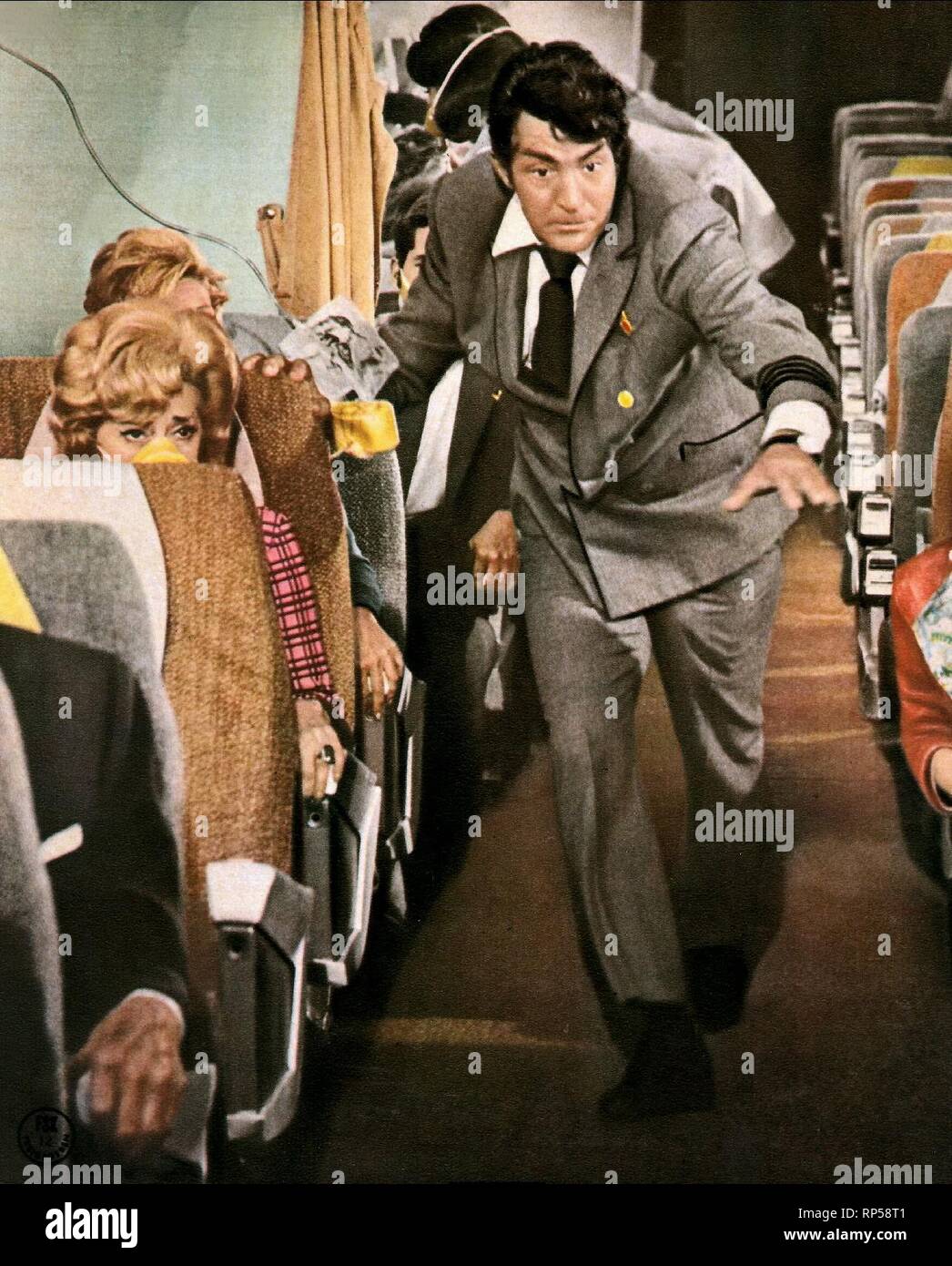 DEAN MARTIN, AIRPORT, 1970 Stock Photo - Alamy