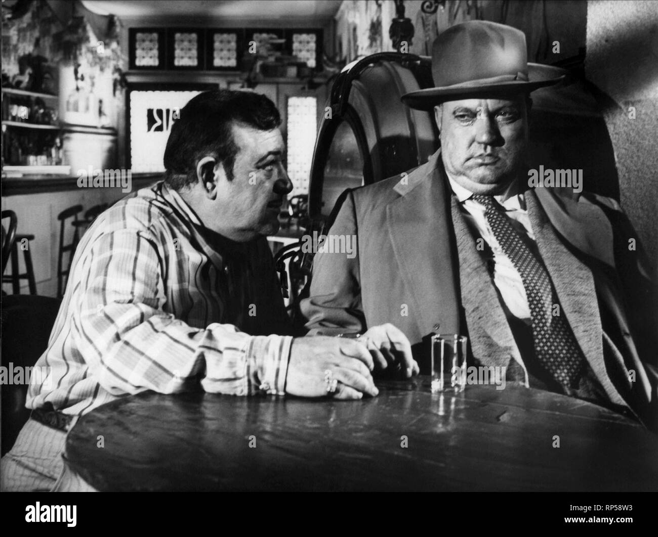 TAMIROFF,WELLES, TOUCH OF EVIL, 1958 Stock Photo
