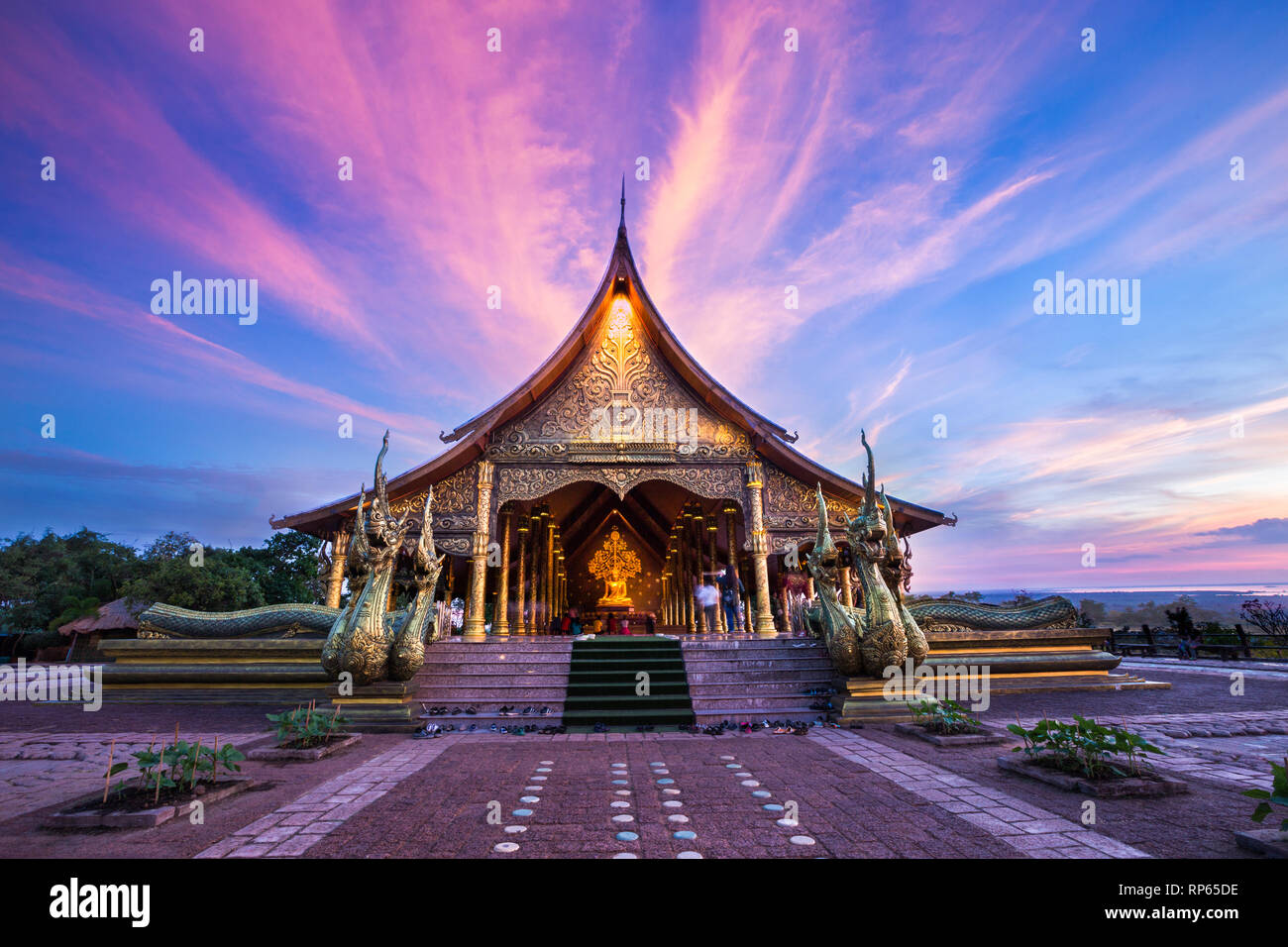 Wat sirindhorn wararam temple hi-res stock photography and i…