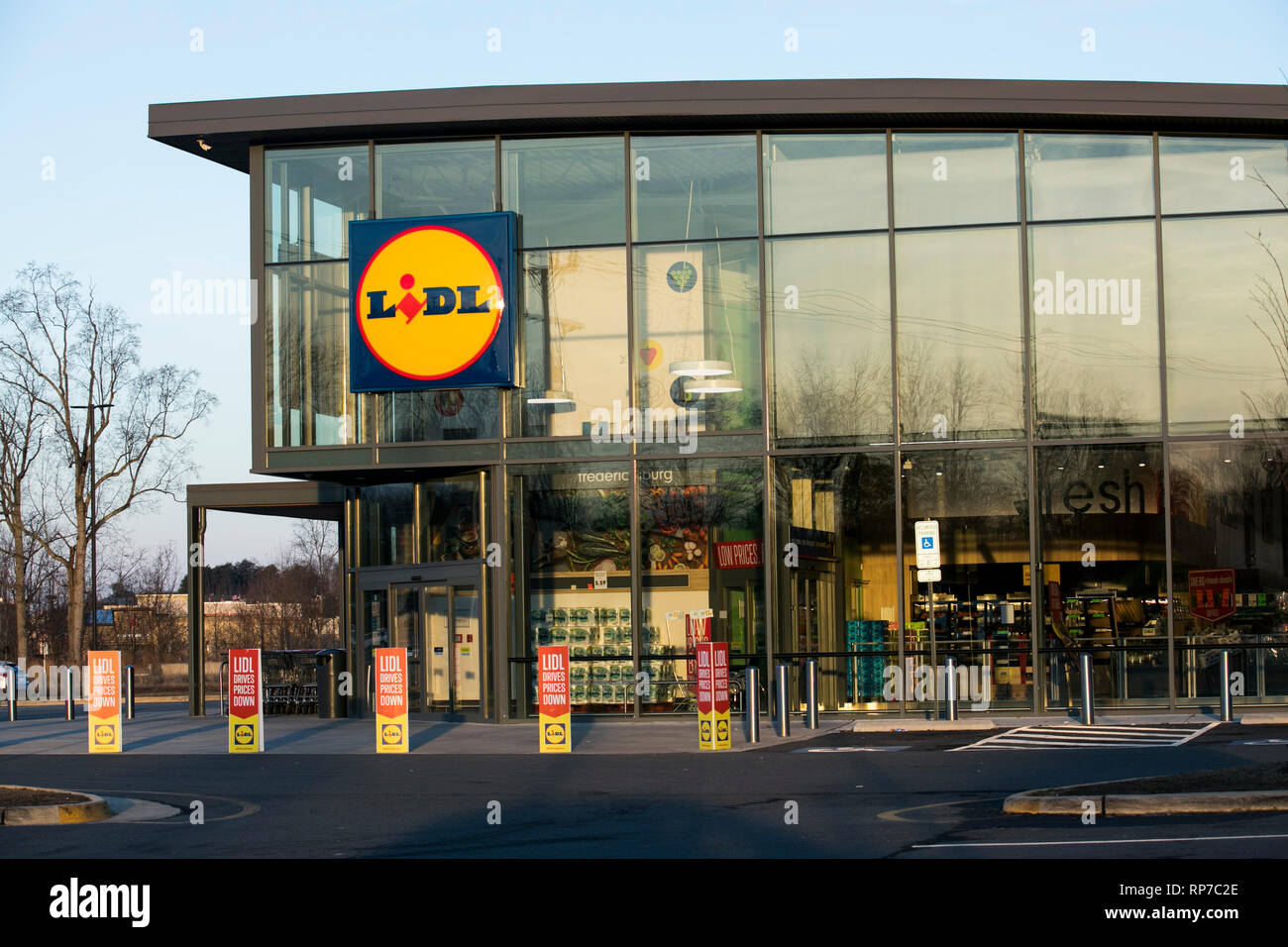 Lidl store hires stock photography and images Alamy