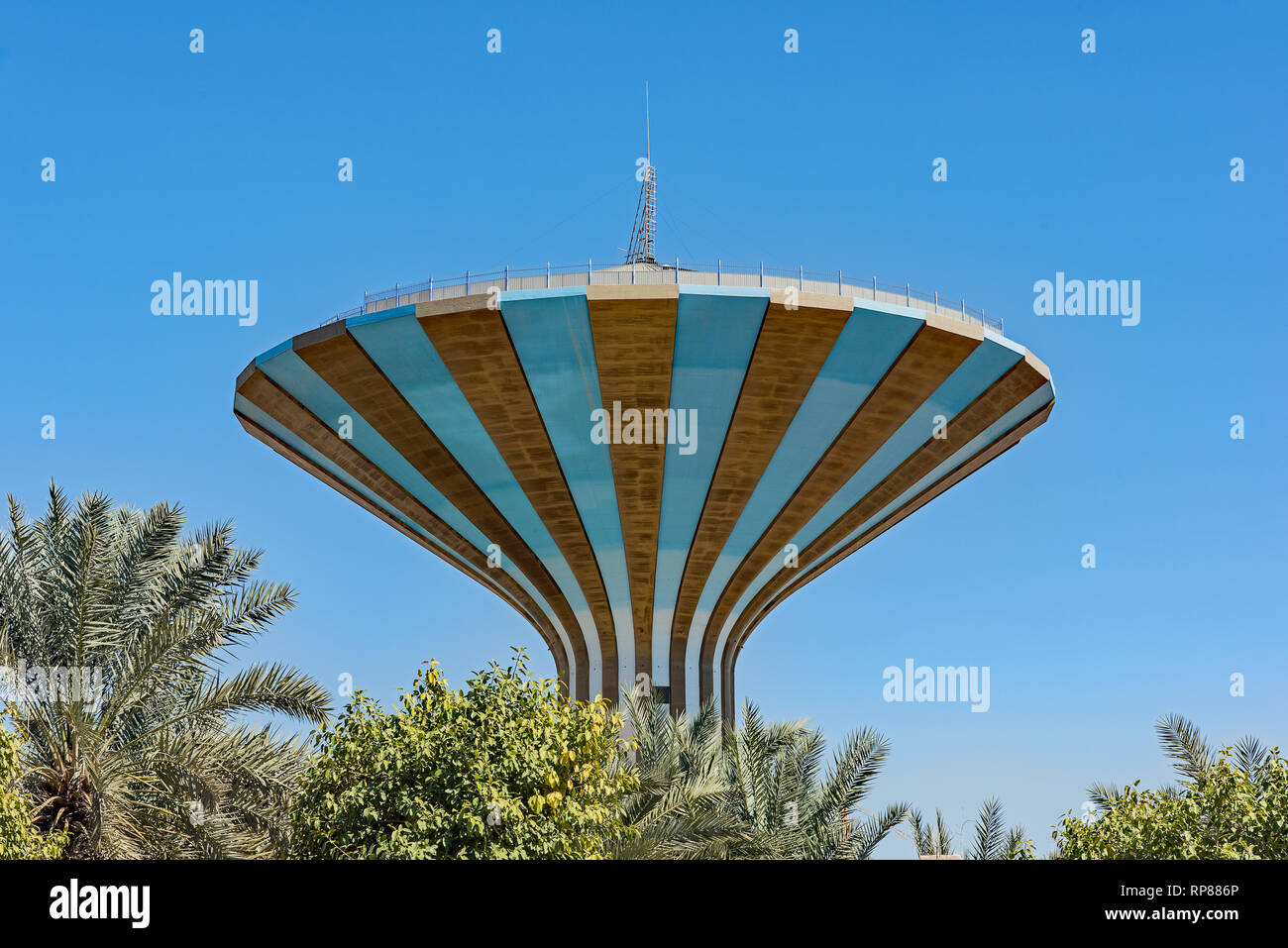 A Riyadh Water Tower Stock Photo Alamy