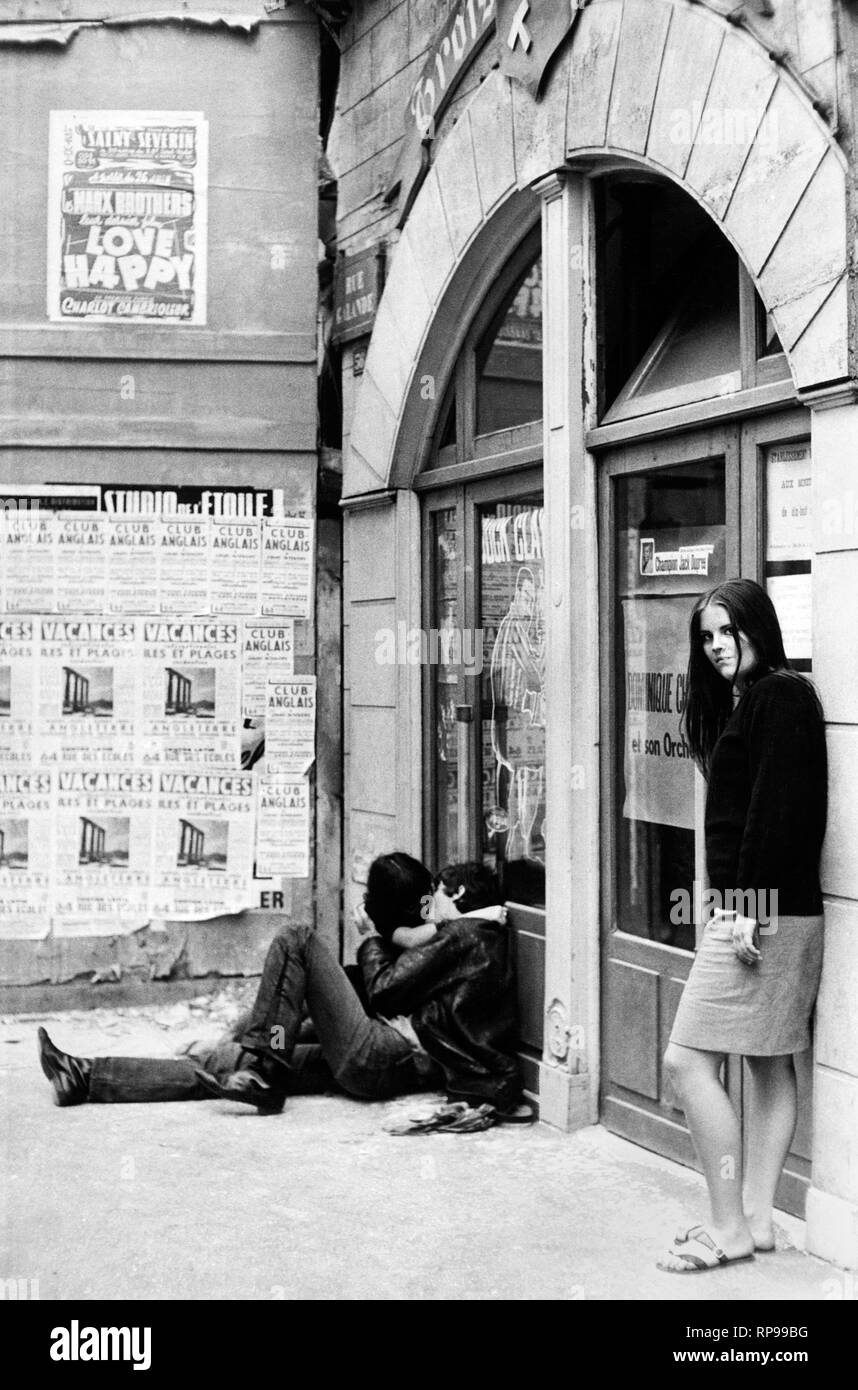young people, rue de colombe, paris, france 1970 Stock Photo
