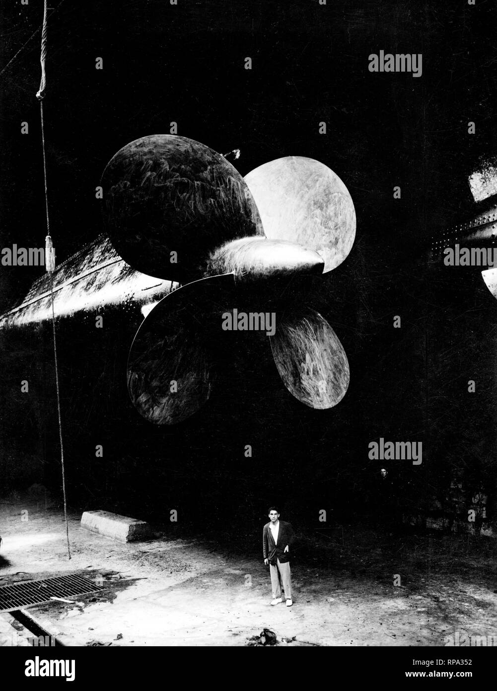 the colossal dimension of the screw, rex transatlantic liner, 30s Stock ...