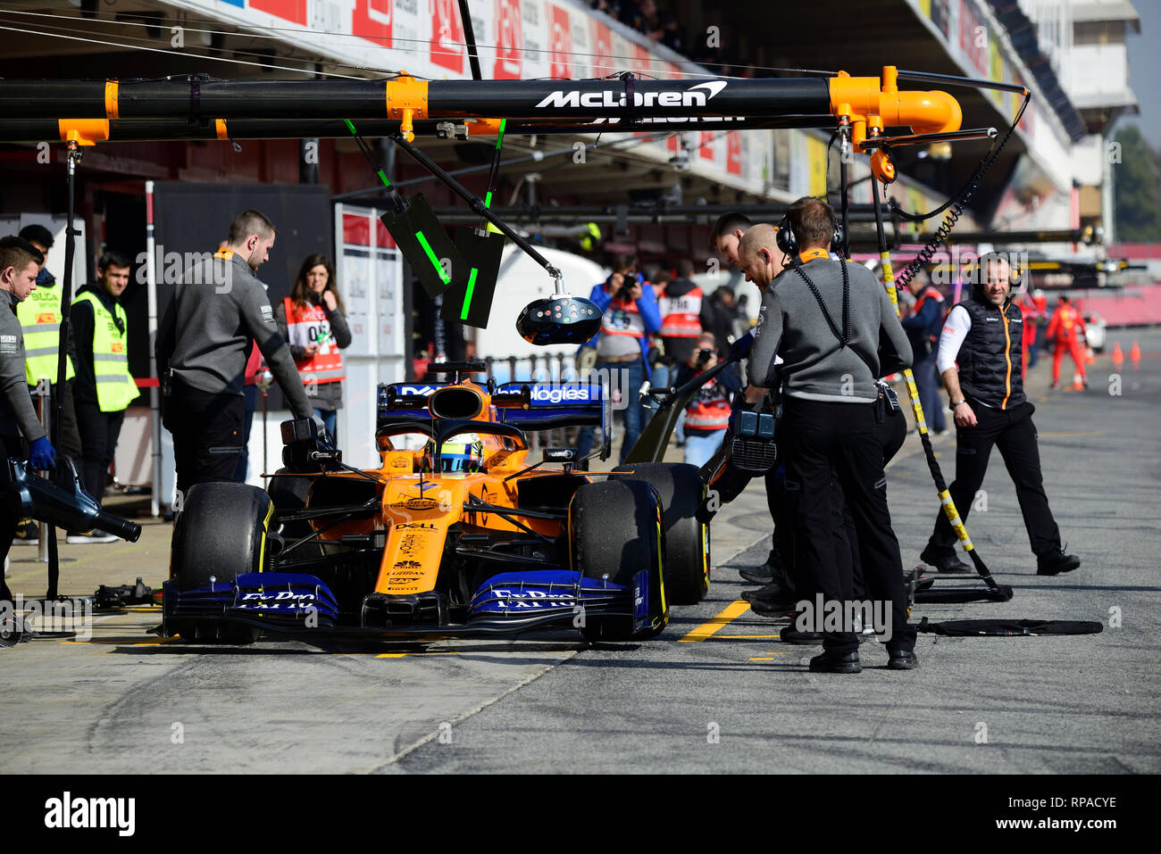mclaren pit crew