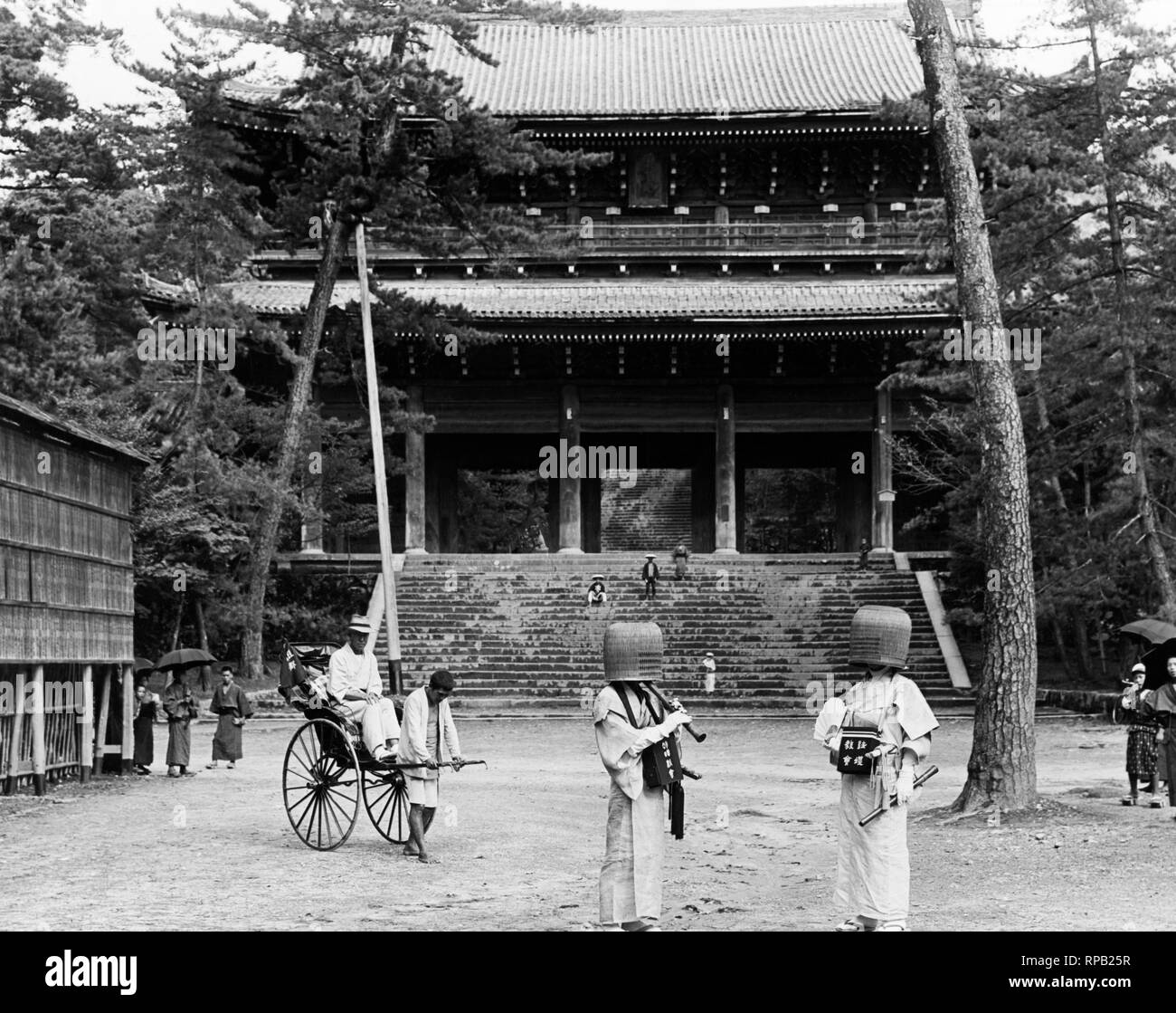 japan, kansai, kyoto, entrance to Chion-in Temple, 19546 Stock Photo