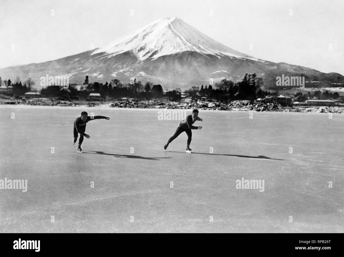 Japan, the sacred Mount Fuji, skaters, 1940-50 Stock Photo
