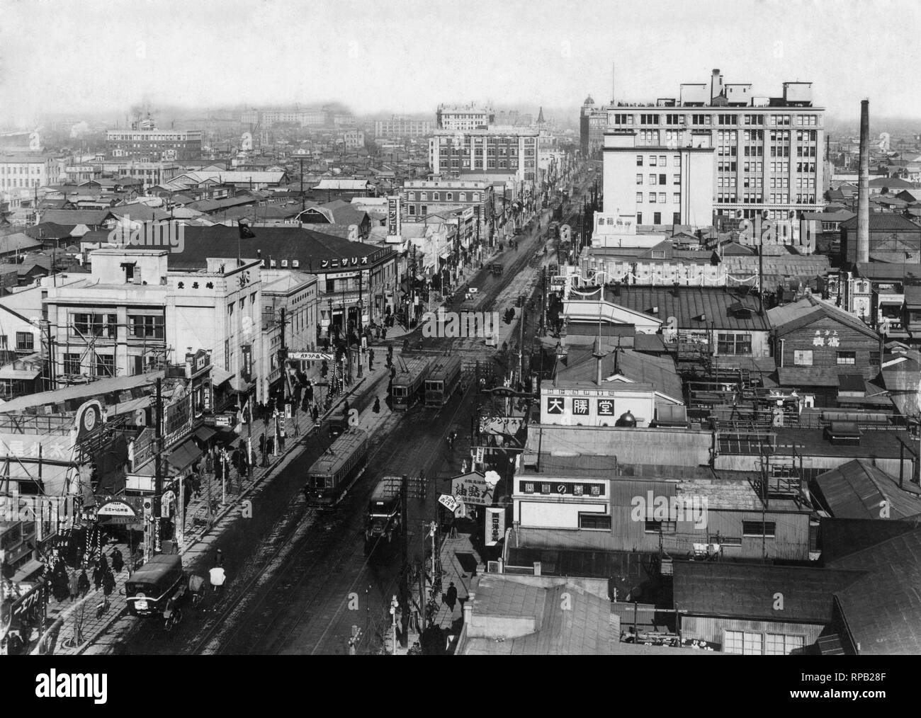 大人気 main the tokyo, japan, street ginza neighborhood the of 芸術写真